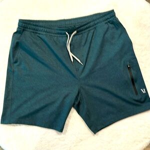Vuori Sunday Shorts XL. Beryl Heather